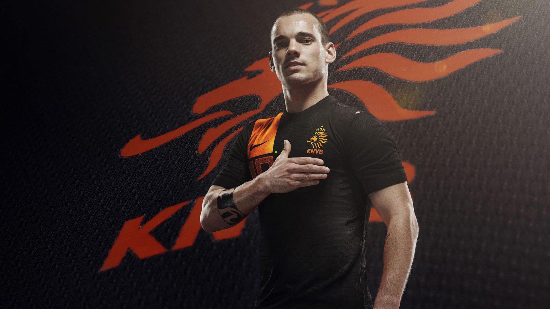 国安人荒下的超级万金油闪耀赛场,国足锦鲤李铁岂能遗忘?